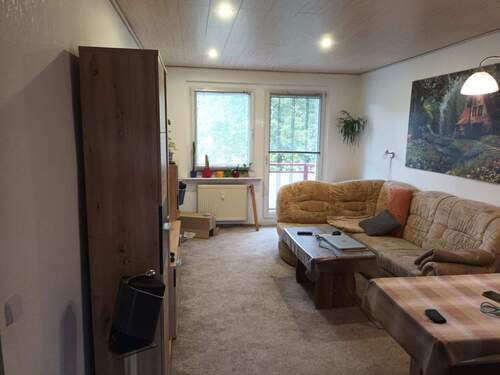 Wohnzimmer - 3 Zimmer Etagenwohnung zum Kaufen in Regis-Breitingen