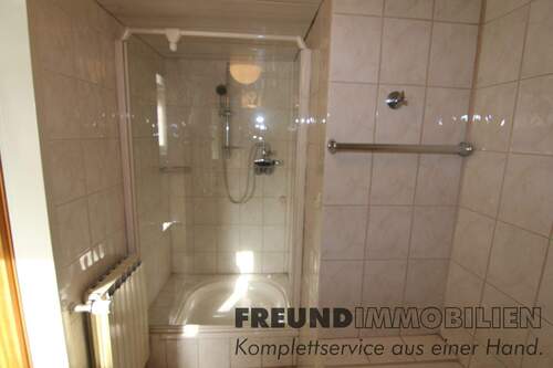 Dusche im Keller.JPG - Einfamilienhaus mit 125,00 m² in Neukirchen zum Kaufen