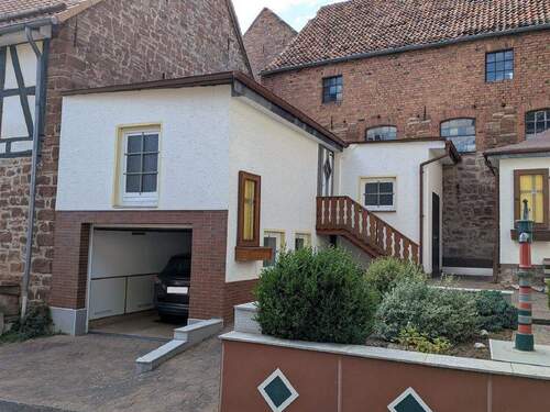 Garagengebäude - 7 Zimmer Einfamilienhaus in Waldeck