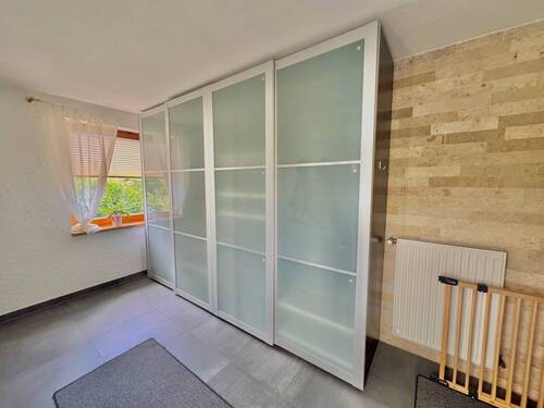 Eingangsbereich mit großer Diele (Garderobenbereich) - 