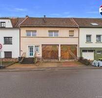 Einfamilienhaus mit großzügiger Werkstatt in Diefflen - Dillingen / Diefflen