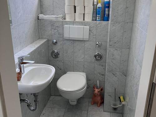 Gäste-Toilette / 1. Ebene - 