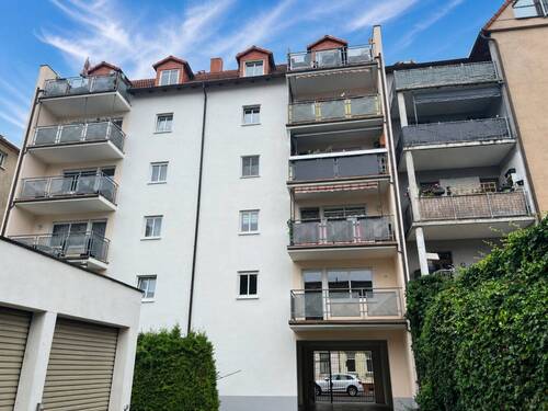 Rückansicht - 2-RAUM WOHNUNG MIT BALKON - 165.000,00&nbsp;EUR Kaufpreis, ca.&nbsp; 67,30&nbsp;m&sup2;&nbsp;Wohnfl&auml;che