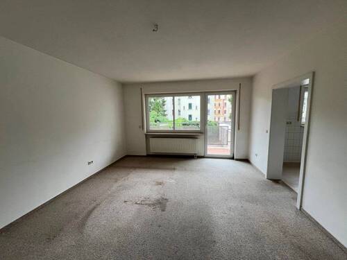 Wohnzimmer - Etagenwohnung mit 67,30 m&sup2; in Leipzig / Kleinzschocher zum Kaufen