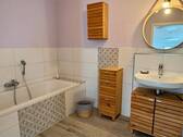 2. Bad im UG mit Wanne... - 