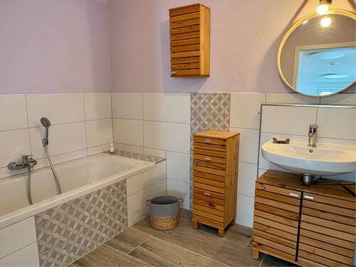 2. Bad im UG mit Wanne... - 
