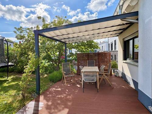 Terrasse mit schattigem Plätzchen - 