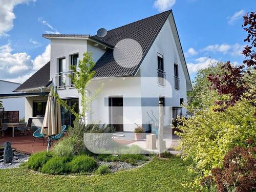 Titelbild - Attraktives Einfamilienhaus in Veitsbronn... Für die zukunftsorientierte und moderne Familie