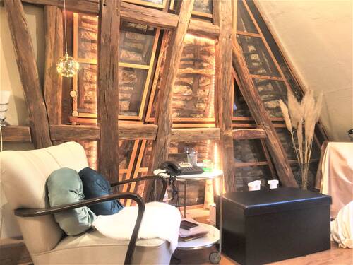 dekorativen Holzakzenten im Arbeitszimmer - Historisches Traumhaus mit schönem Blick und zum Bestpreis!