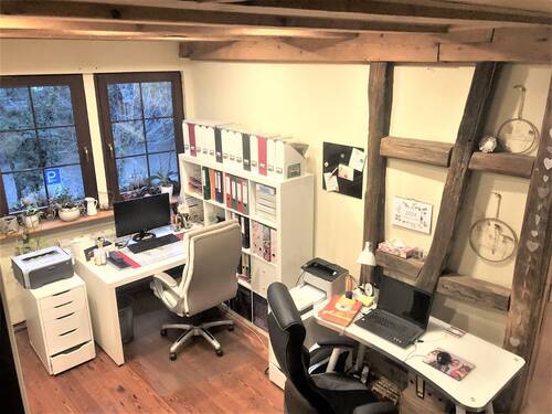 Arbeitszimmer 1.OG in der größeren Wohneinheit - 