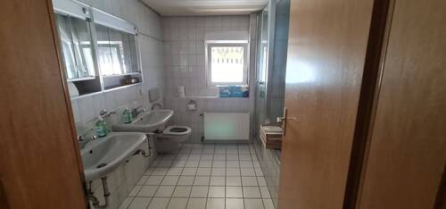 Badezimmer 1. OG (2).jpg - 
