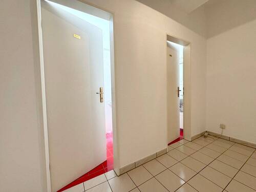 Vorraum zu den Toiletten - 