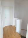 im 2. Stock mit ca. 3 m Raumhöhe - 
