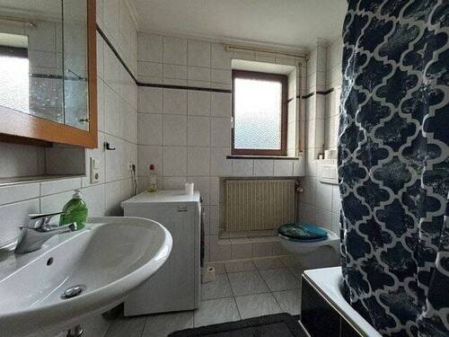 Badezimmer in der Einliegerwohnung - 