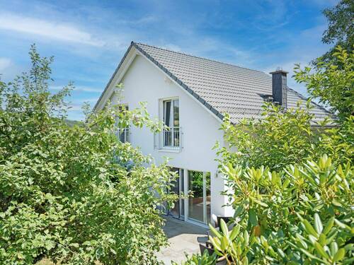 Hausansicht Garten - Einfamilienhaus mit 190,00 m² in Neckarsteinach zum Kaufen