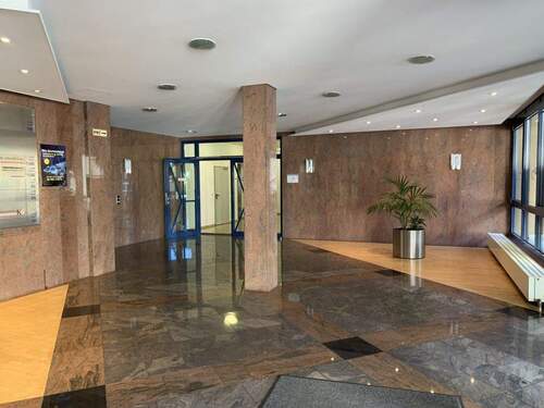 Foyer - 