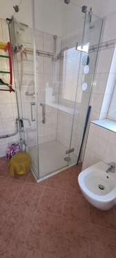 Badezimmer EG Dusche und Bidet - 