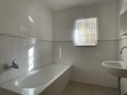 Tageslichtbad mit Wanne - 