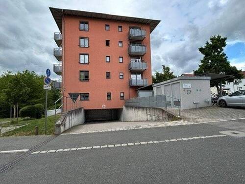 Tiefgaragen-Zufahrt - 