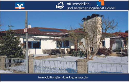 Hausansicht - Zauberhafter Wohlfühlbungalow gepaart mit viel Charme und großem Grundstück in 94060 Pocking