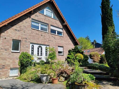 Aufgang Hauseingang - Träumen Sie von einem Ein-, Zwei- oder Dreifamilienhaus in bester Lage von Roetgen?