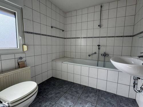 Wannenbad im Anbau - 