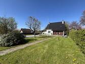 Frontansicht mit Garten - 6 Zimmer Einfamilienhaus zum Kaufen in Monschau
