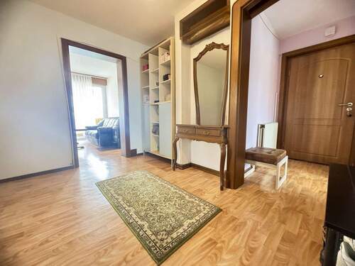 Flur - Charmante 2-Zimmer-Wohnung mit Balkon und finnischem Kaminofen-zentral in Kehl!