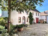 Bild 1 - Großzügiges Einfamilienhaus in historischem Dreiseitenhof