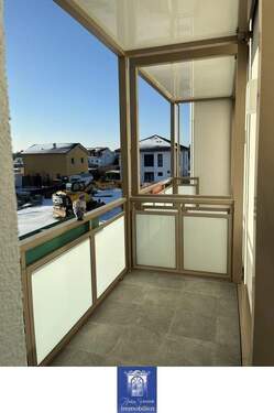 Balkon - 2 Zimmer Etagenwohnung zur Miete in Arnsdorf