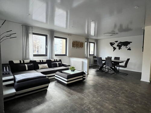 Wohnbereich - Provisionsfrei: Smartes Wohnjuwel in Winnenden-City: 5 Zimmer, Design-Küche & großer Gewölbekeller!