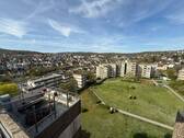 Panoramablick - Schicke Dachgeschosswohnung mit großer Sonnenterrasse in Stuttgart-Botnang