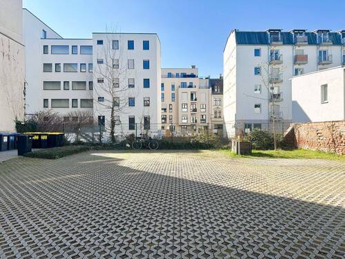 Außenstellplatz im Innenhof - 