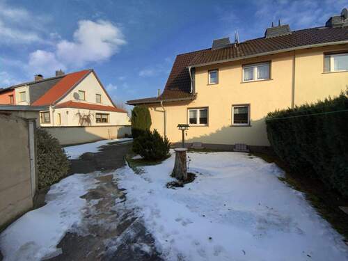 Hof mit Grünfläche - 