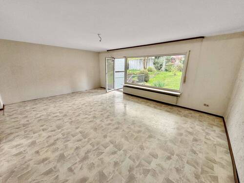 Wohnzimmer - Reihenmittelhaus mit 131,00 m² in Idstein zum Kaufen