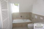 Exemplarisches Badezimmer - 