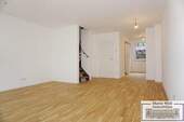 Wohnbereich mit Küche - 5 Zimmer Mehrfamilienhaus, Wohnhaus in Neufahrn bei Freising