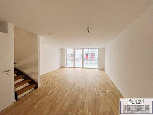 Wohnbereich mit Terrasse - Mehrfamilienhaus, Wohnhaus in Neufahrn bei Freising zum Kaufen