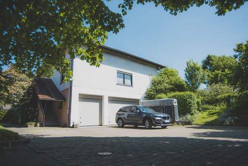 Parken - 1 Zimmer Einfamilienhaus in Bad Homburg