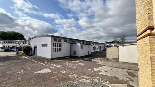 Außenansicht Produktionshalle - 