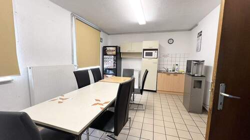 Küche in der Produktionshalle - 