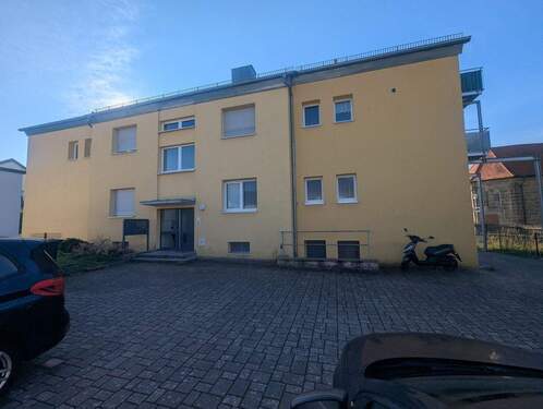 Nord_Ansicht_Kapellenstrasse.jpg - 3 Zimmer Etagenwohnung in Hallstadt