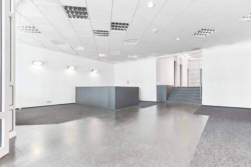 Eingangshalle - 6 Zimmer Gewerbeobjekt (Büro, Produktion, Verkauf) zur Miete in Achim