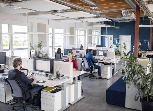 Fester Schreibtisch im Coworkingspace - Büro mit 4,00 m&sup2; in Berlin zur Miete