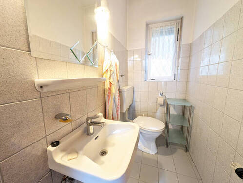 EG WC - 