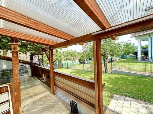 Terrasse mit Pergola - 