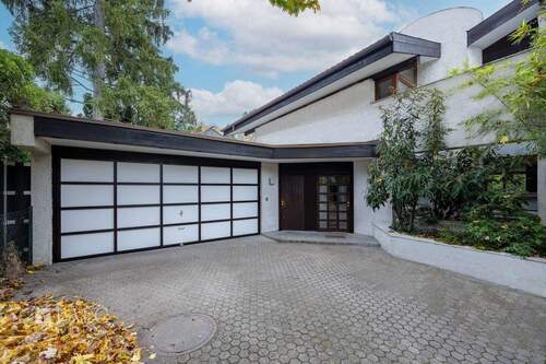 Innenhof - Doppelhaushälfte mit 228,00 m&sup2; in Grünwald zum Kaufen