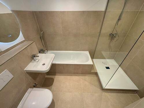 Badezimmer mit Dusche - 