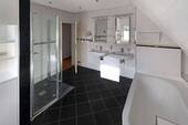 Badezimmer - 1. OG - 