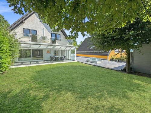 Garten - 7 Zimmer Einfamilienhaus zum Kaufen in Idstein